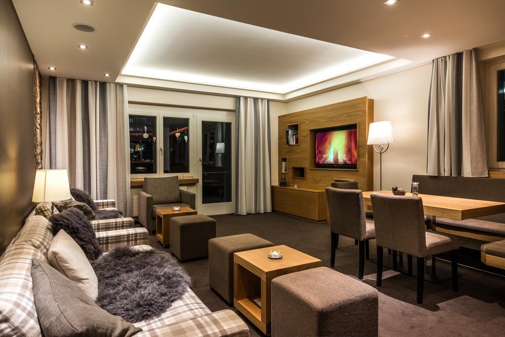 Hotel Mistral Superior Зас-Фе Экстерьер фото